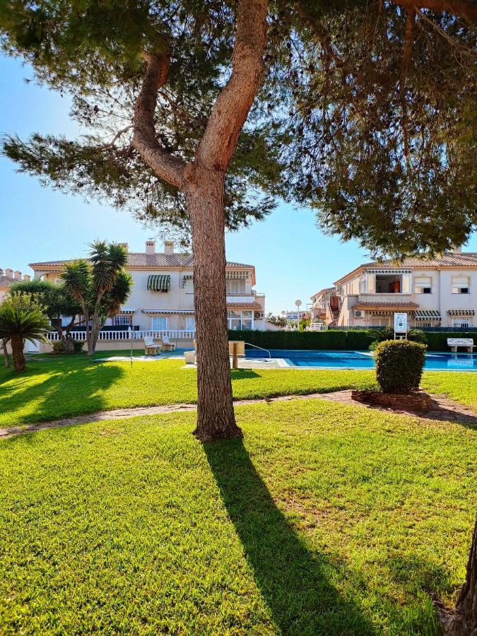 Casa De Buenos Dias Apartment Torrevieja Bagian luar foto